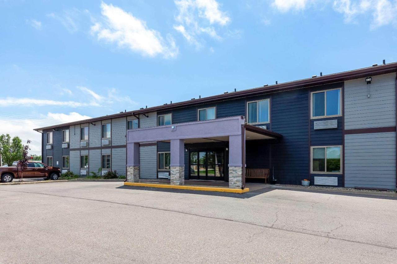 Hotel Clarion Pointe Tomah Exterior foto