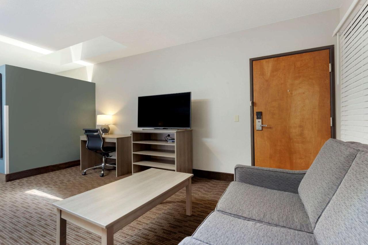 Hotel Clarion Pointe Tomah Exterior foto