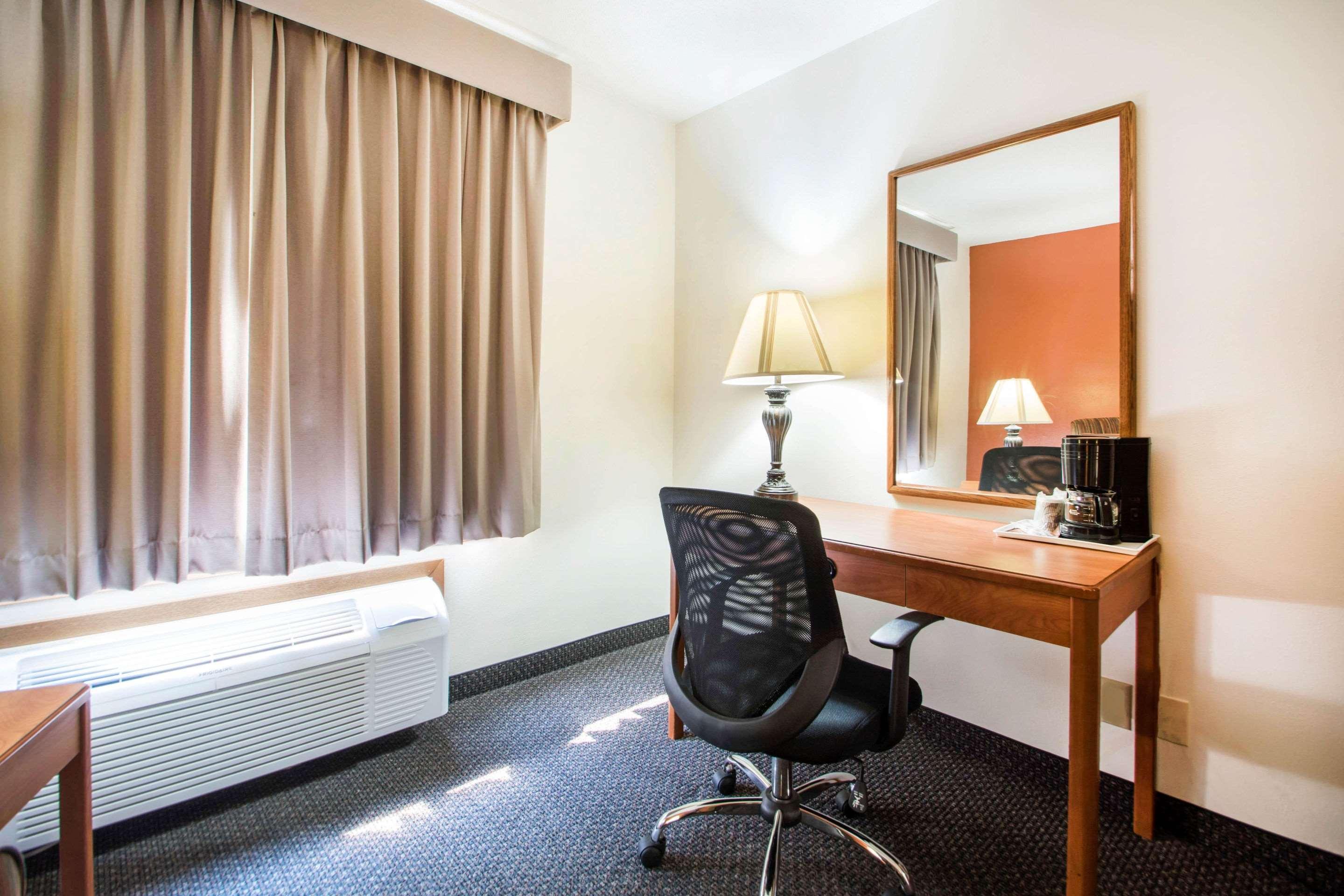 Hotel Clarion Pointe Tomah Exterior foto