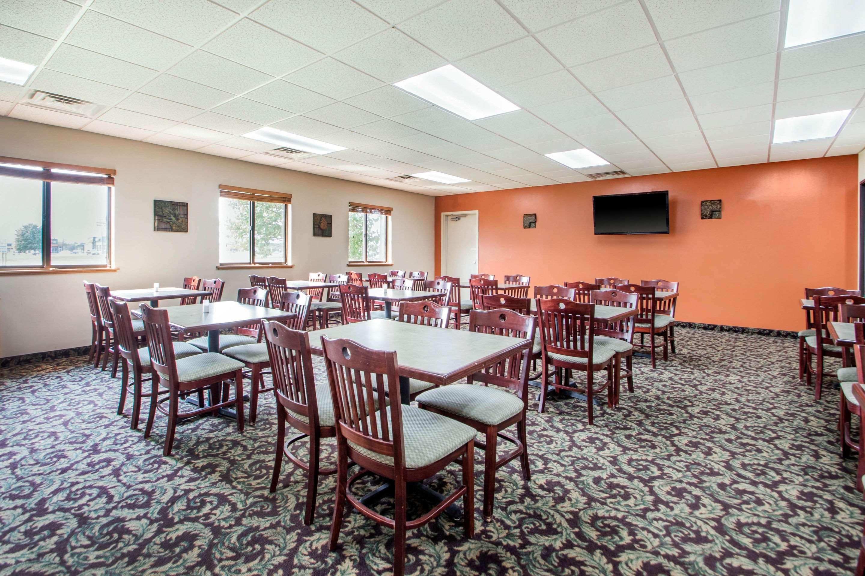 Hotel Clarion Pointe Tomah Exterior foto