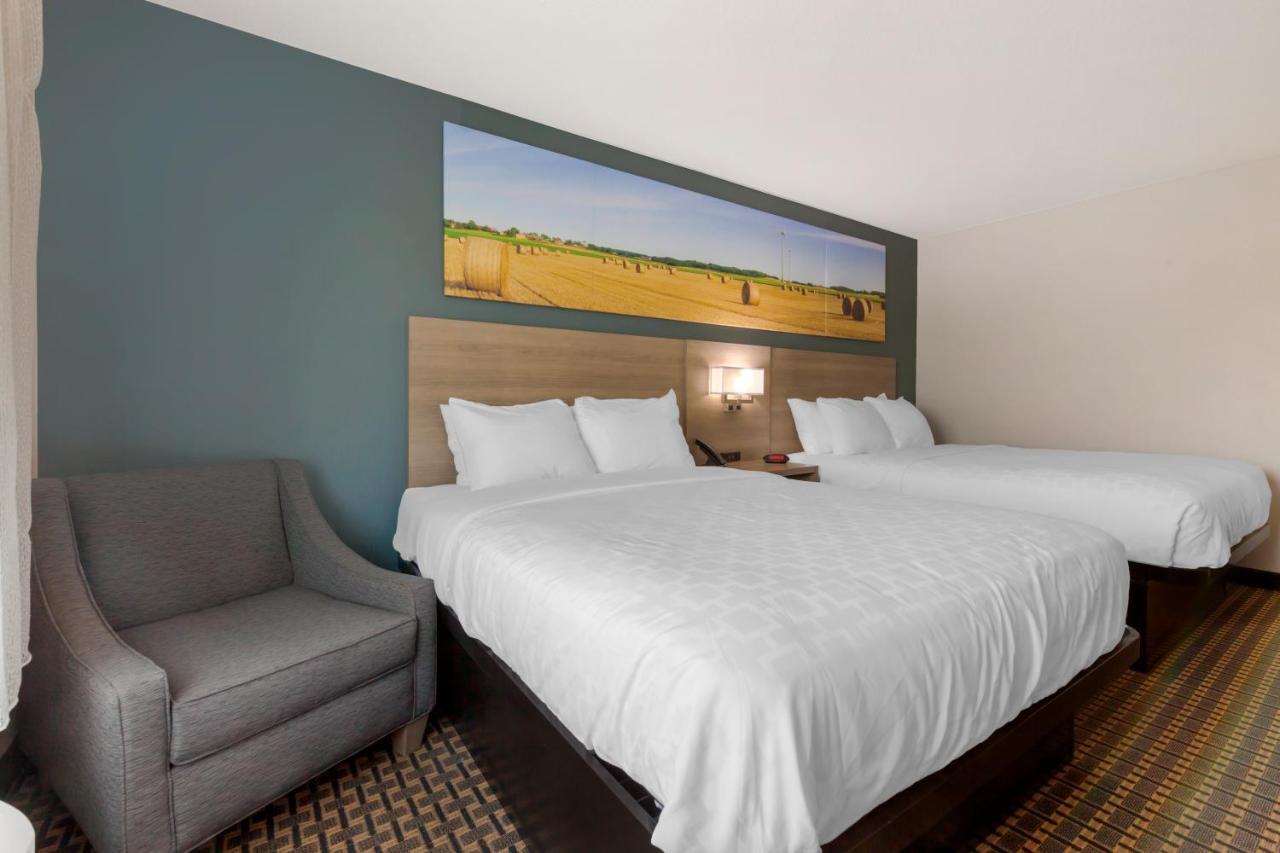 Hotel Clarion Pointe Tomah Exterior foto