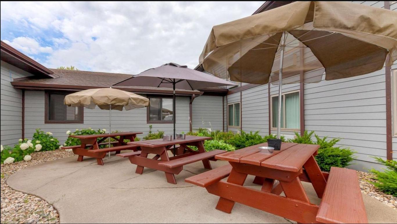 Hotel Clarion Pointe Tomah Exterior foto